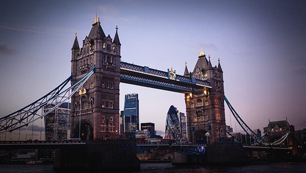 Puente de la torre en el reino unido